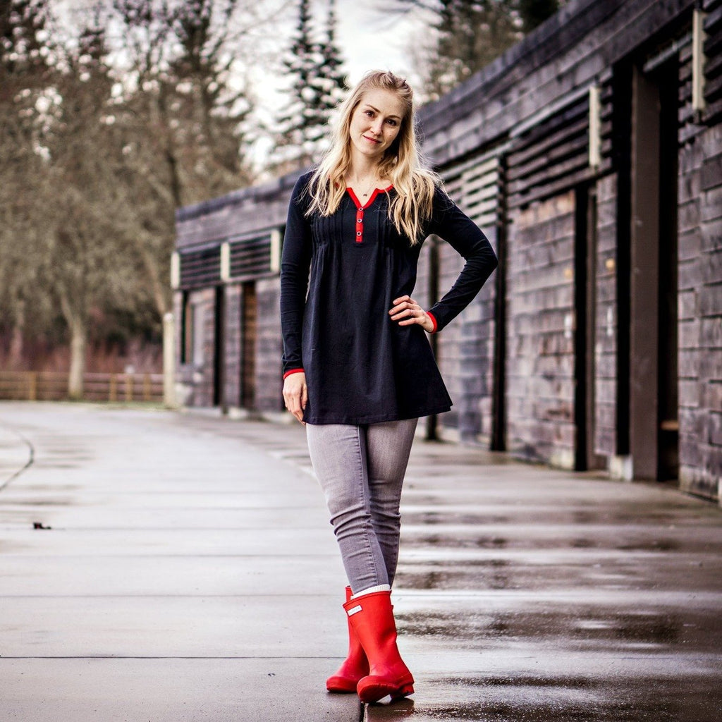 Women's Black with Red Accents Pleated V Neck Long Sleeve Tunic